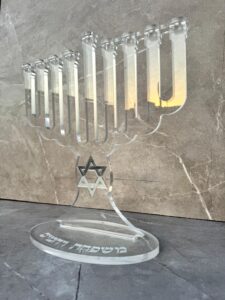 חנוכיה דגם - איתן