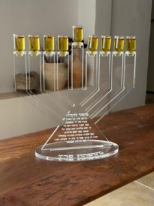 חנוכיה דגם - הודיה
