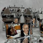 מעמד זכרון זוגי עם תמונה