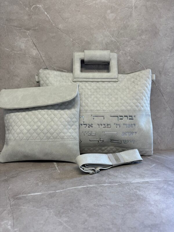 כיסוי ט"ת בתוספת ידית יברכך מובלט כסוף מעויין