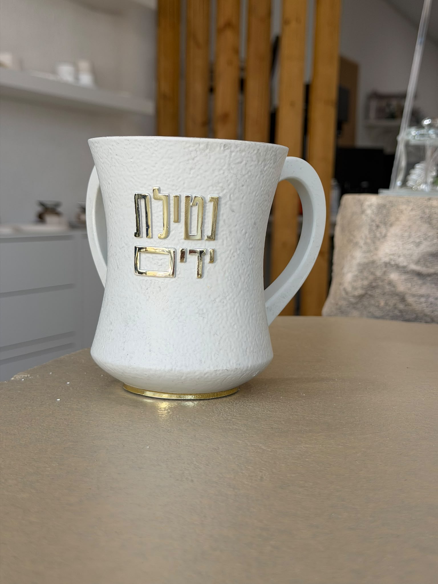 נטלה מעוצבת דמוי שייש ברכה